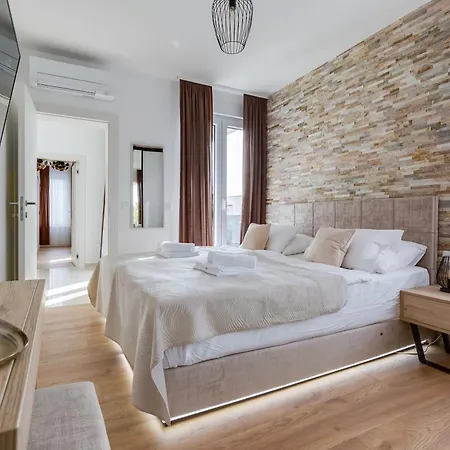 Sanja Zadarvillas Βίλα *